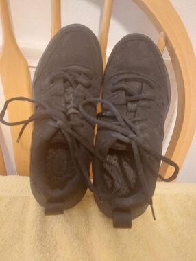 Crocs On The Job Ladies Size 6